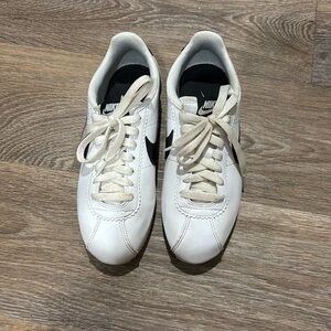 Nike Cortez size 6